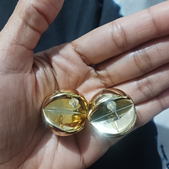 Women Fashion Gold Big Ball Stud Earrings - Picture 5 of 5